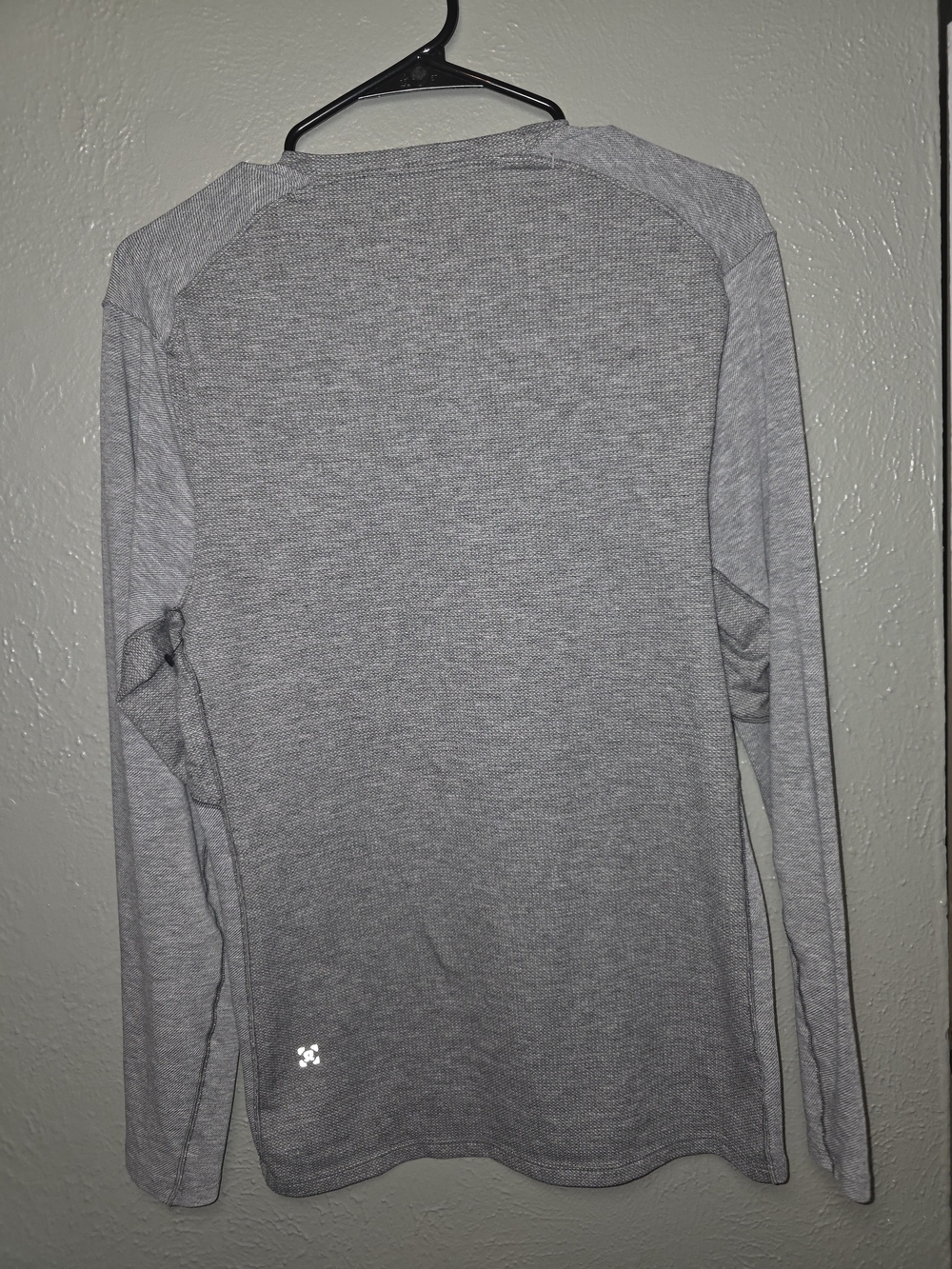 Lululemon Men's Metal Vent Tech Long Sleeve Shirt - Slate Gray - Size M - Picture 3 of 3